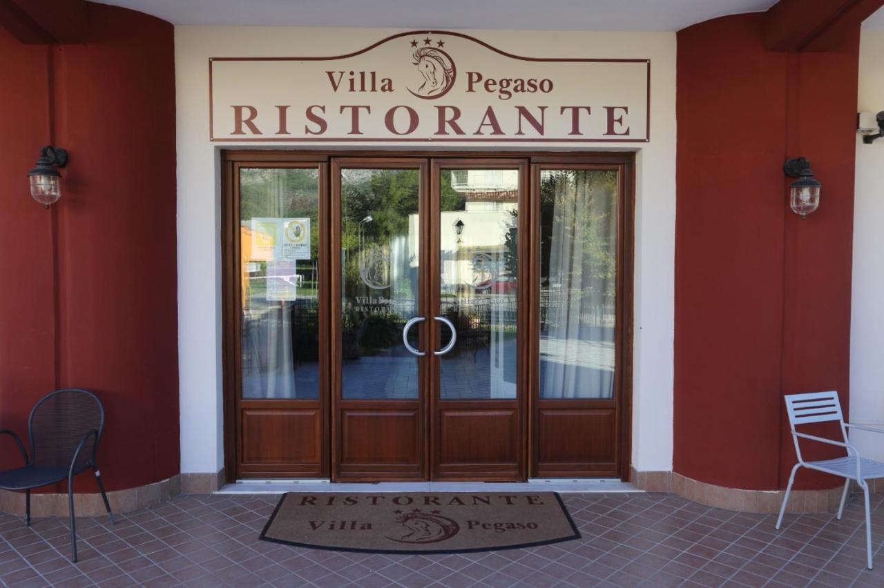 Hotel Ristorante Villa Pegaso San Pietro Infine Bagian luar foto