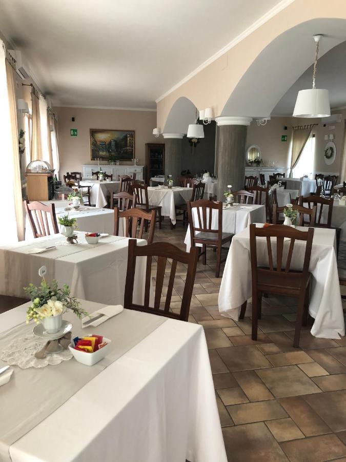 Hotel Ristorante Villa Pegaso San Pietro Infine Bagian luar foto