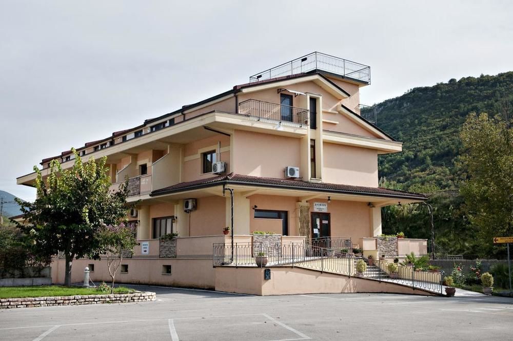 Hotel Ristorante Villa Pegaso San Pietro Infine Bagian luar foto