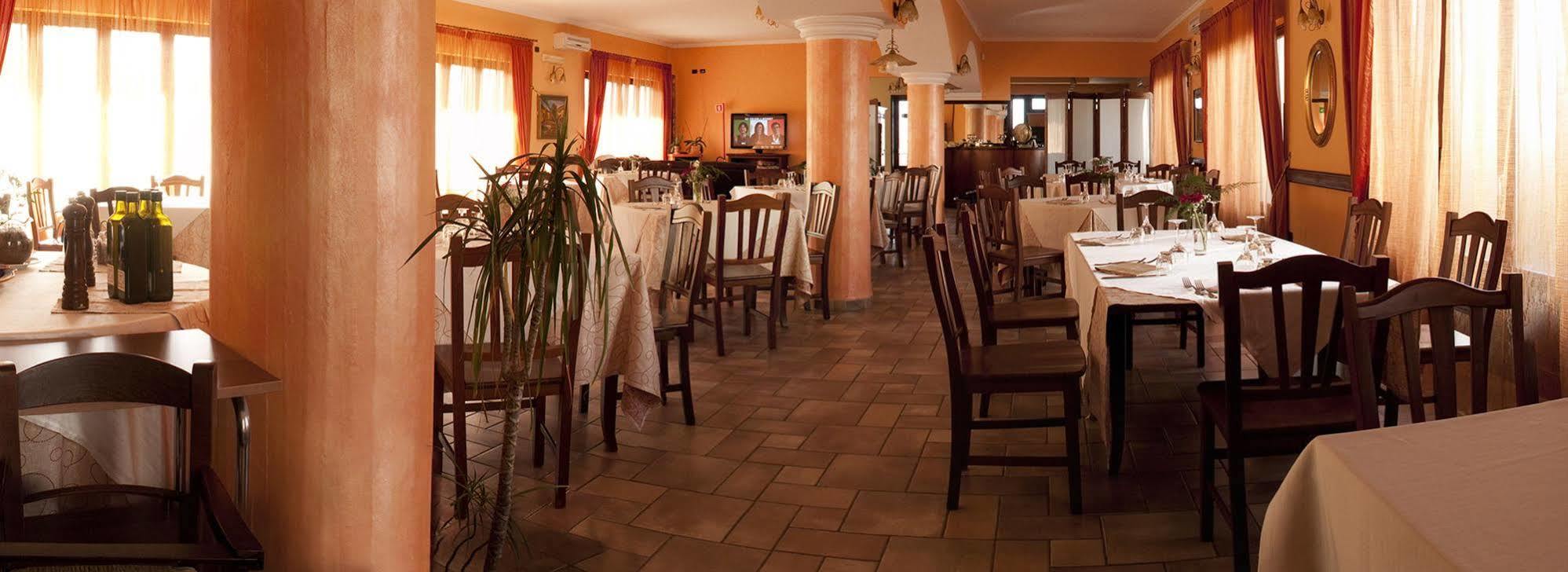 Hotel Ristorante Villa Pegaso San Pietro Infine Bagian luar foto